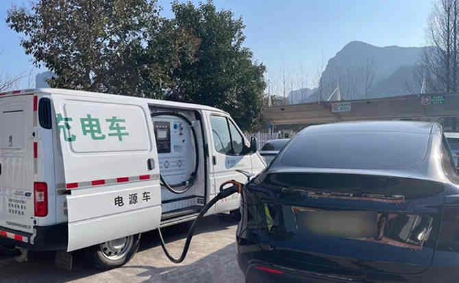 逊克汽车搭电